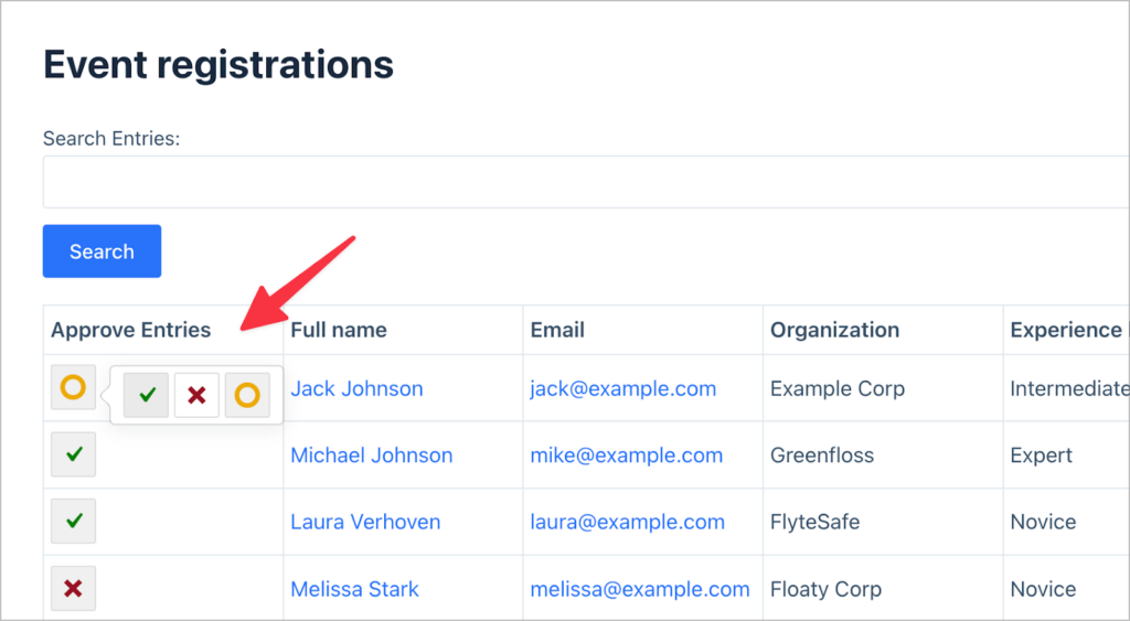 An arrow pointing to a GravityView table column for approving or rejecting entries