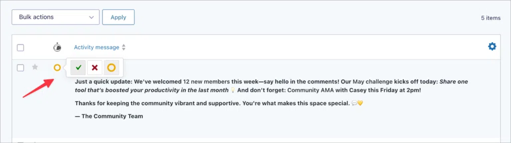 The Gravity Forms 'Entries' page. There is an arrow pointing to the 'Approve/Reject' button.
